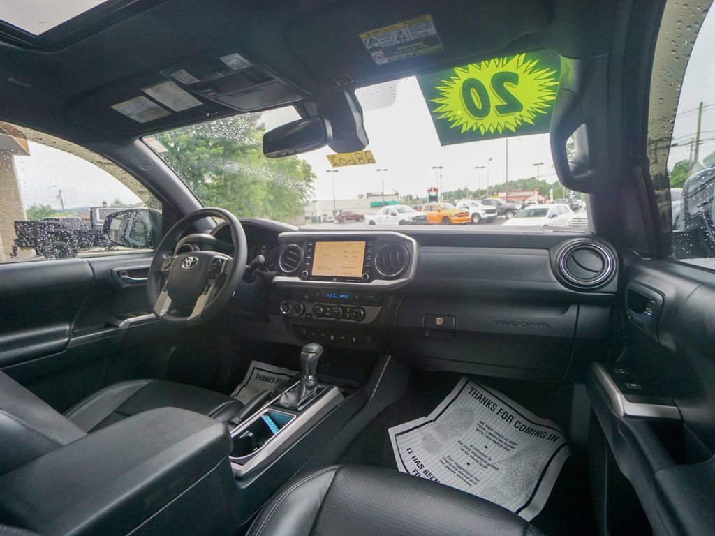 Used 2020 Toyota Tacoma Limited image 31