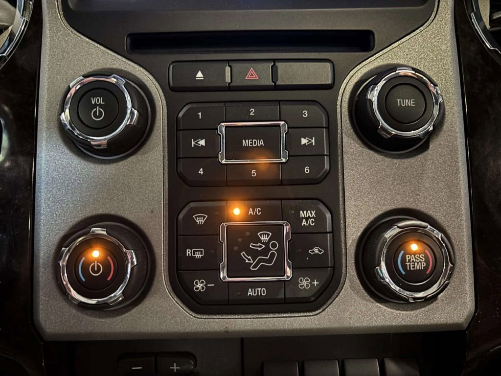 Used 2013 Ford F350 Platinum image 31