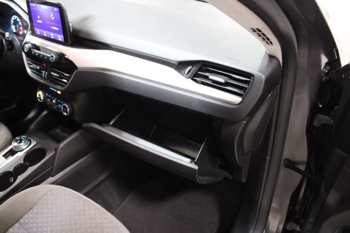 Used 2022 Ford Escape SE w/ SE Sport Appearance Package image 25