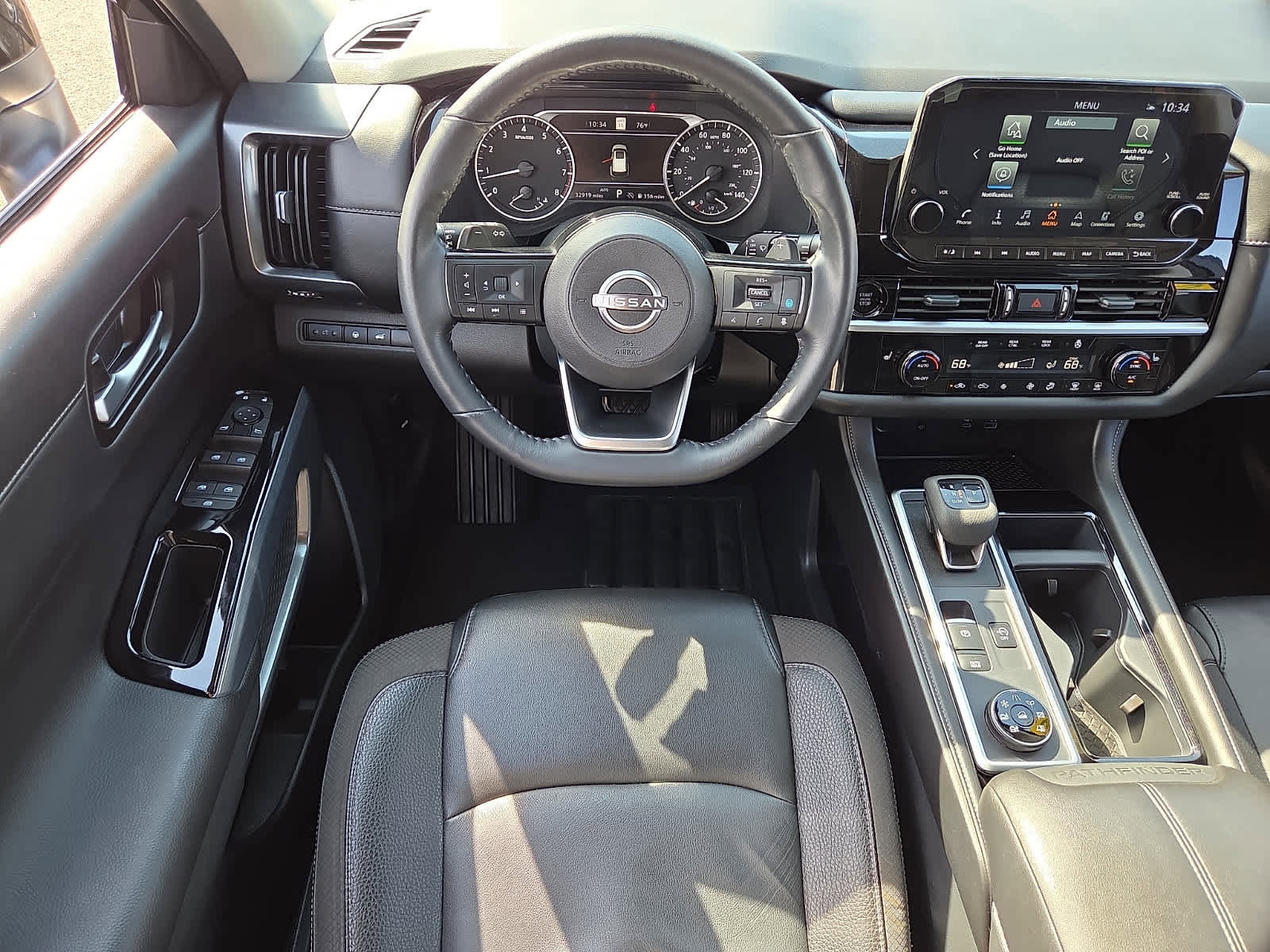 Used 2025 Nissan Pathfinder SL AWD/4WD image 13