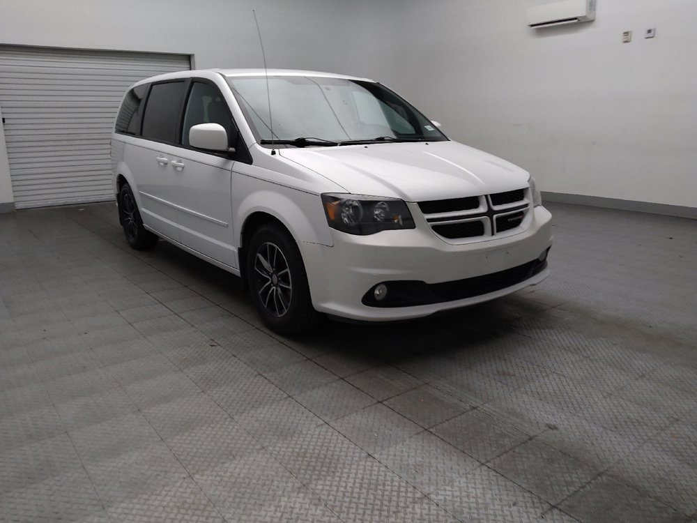 Used 2017 Dodge Grand Caravan GT w/ Mopar Premium Addition Group FWD image 13