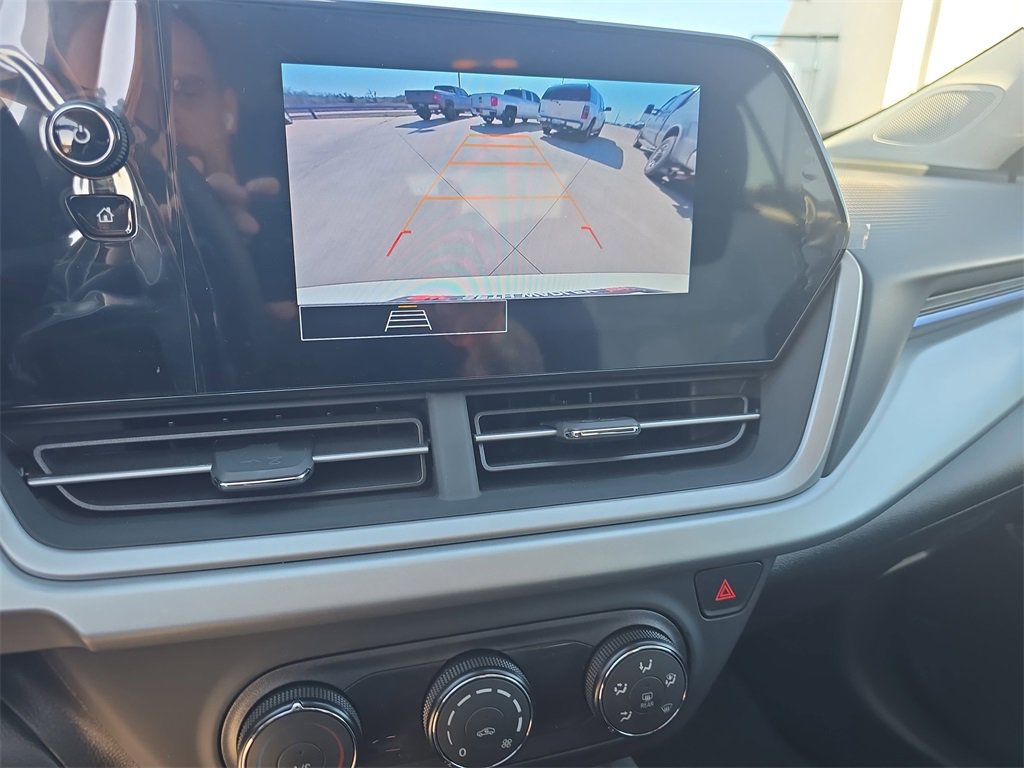 Used 2025 Chevrolet Trax LS image 23