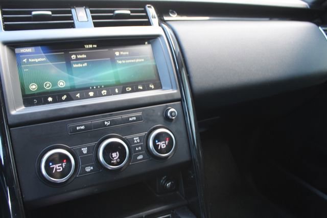 Used 2019 Land Rover Discovery SE image 14