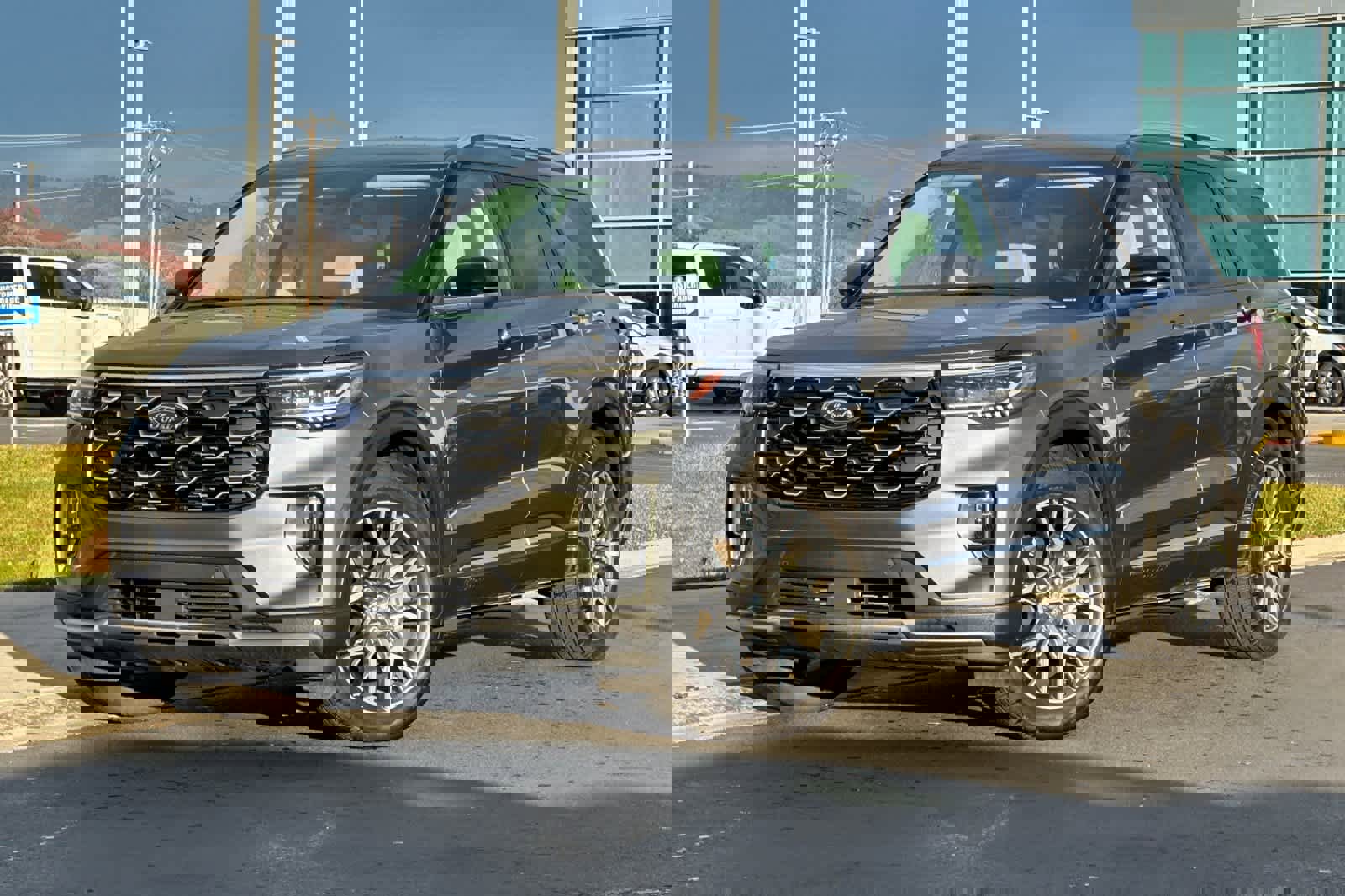 Certified 2025 Ford Explorer Platinum w/ Ultimate Package image 1