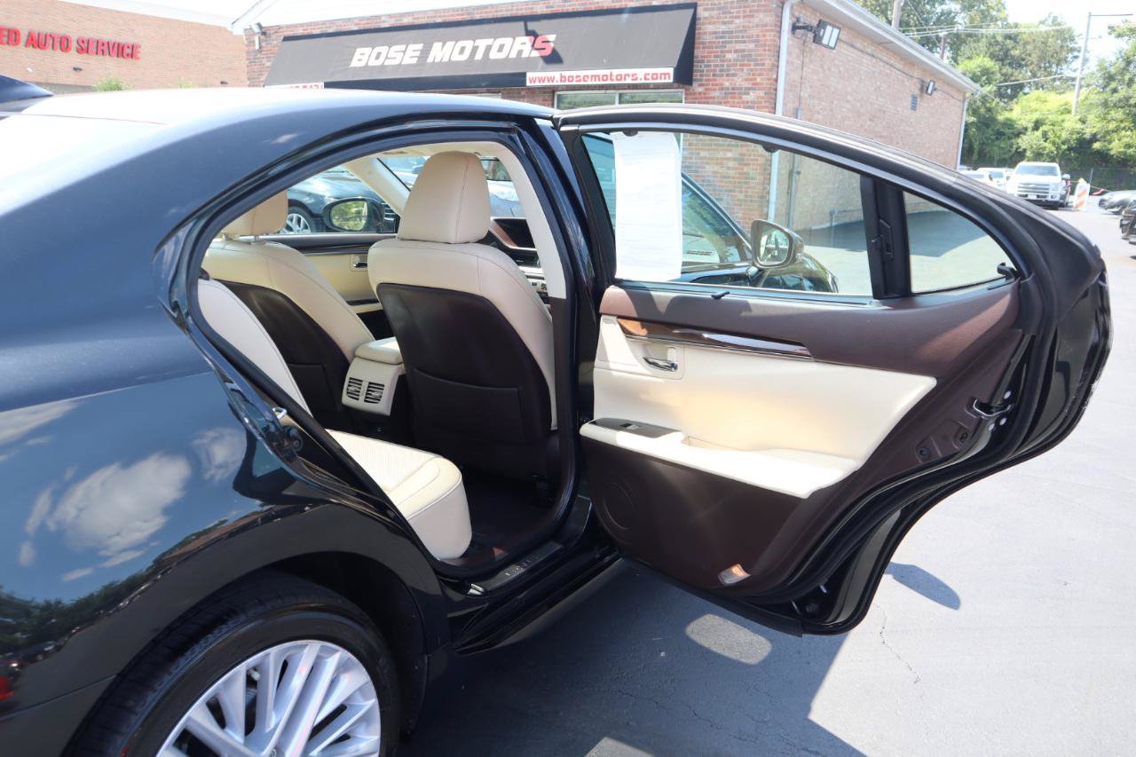 Used 2016 Lexus ES 350 w/ Ultra Luxury Package FWD image 13