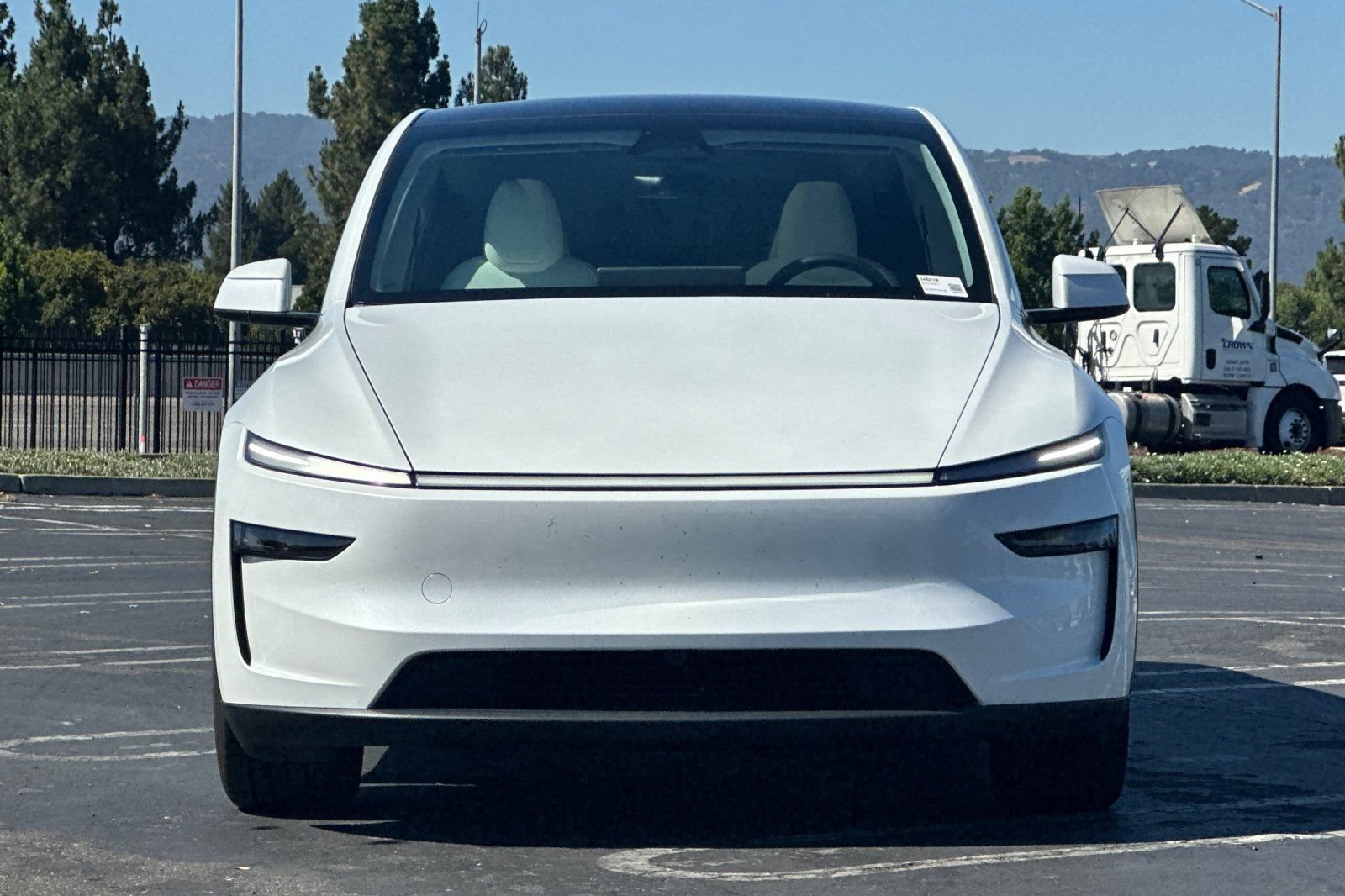 Used 2026 Tesla Model Y Long Range AWD/4WD image 9