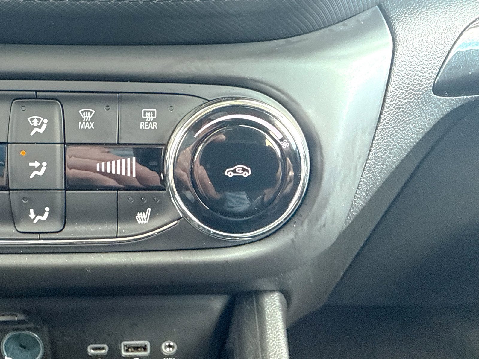 Certified 2023 Chevrolet TrailBlazer LT w/ Convenience Package image 31