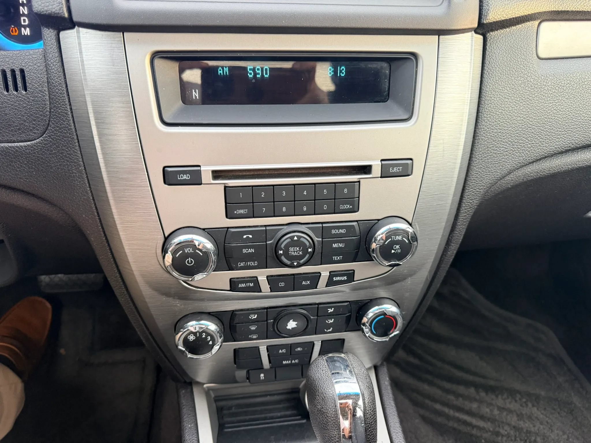 Used 2010 Ford Fusion SE FWD image 12