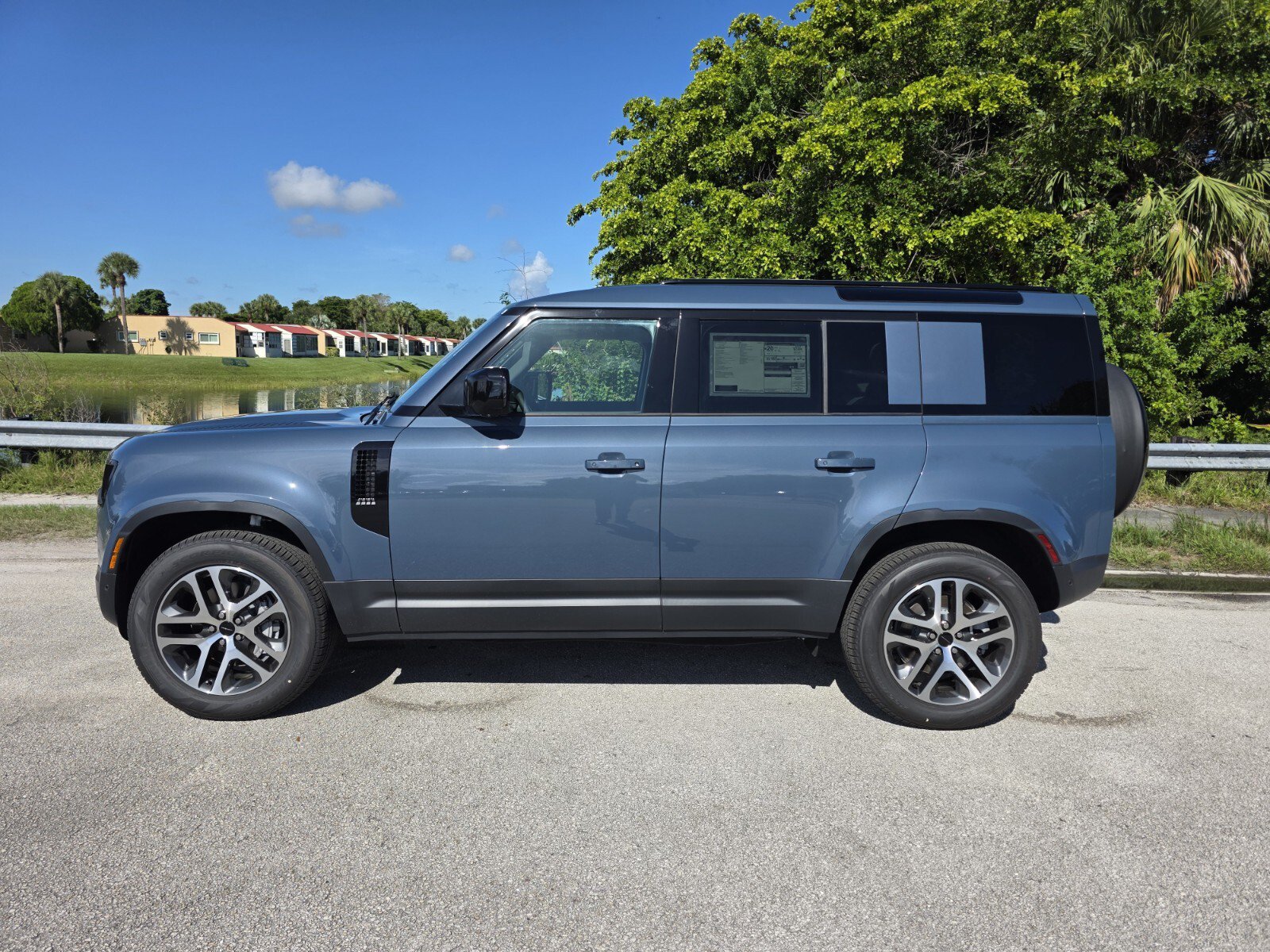New 2026 Land Rover Defender 110 S AWD/4WD image 7