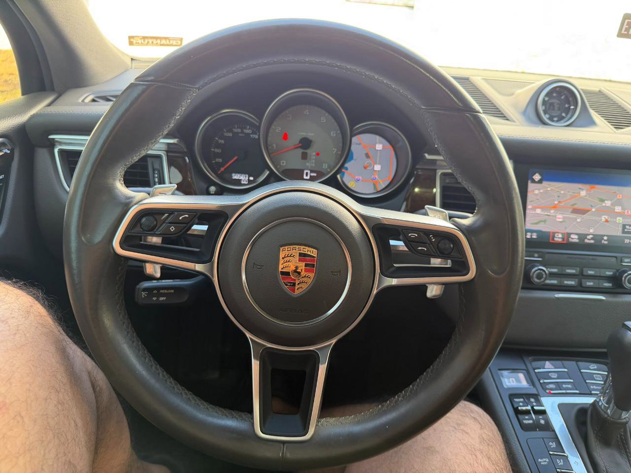 Used 2018 Porsche Macan S image 31