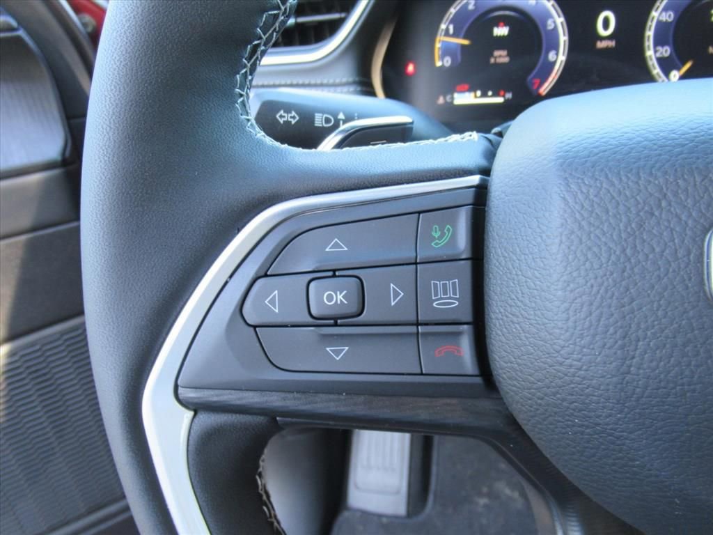 Used 2025 Jeep Grand Cherokee L Laredo w/ Luxury Tech Group I image 24