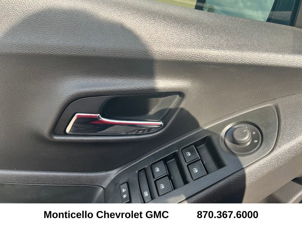 Used 2020 Chevrolet Trax LT FWD image 10