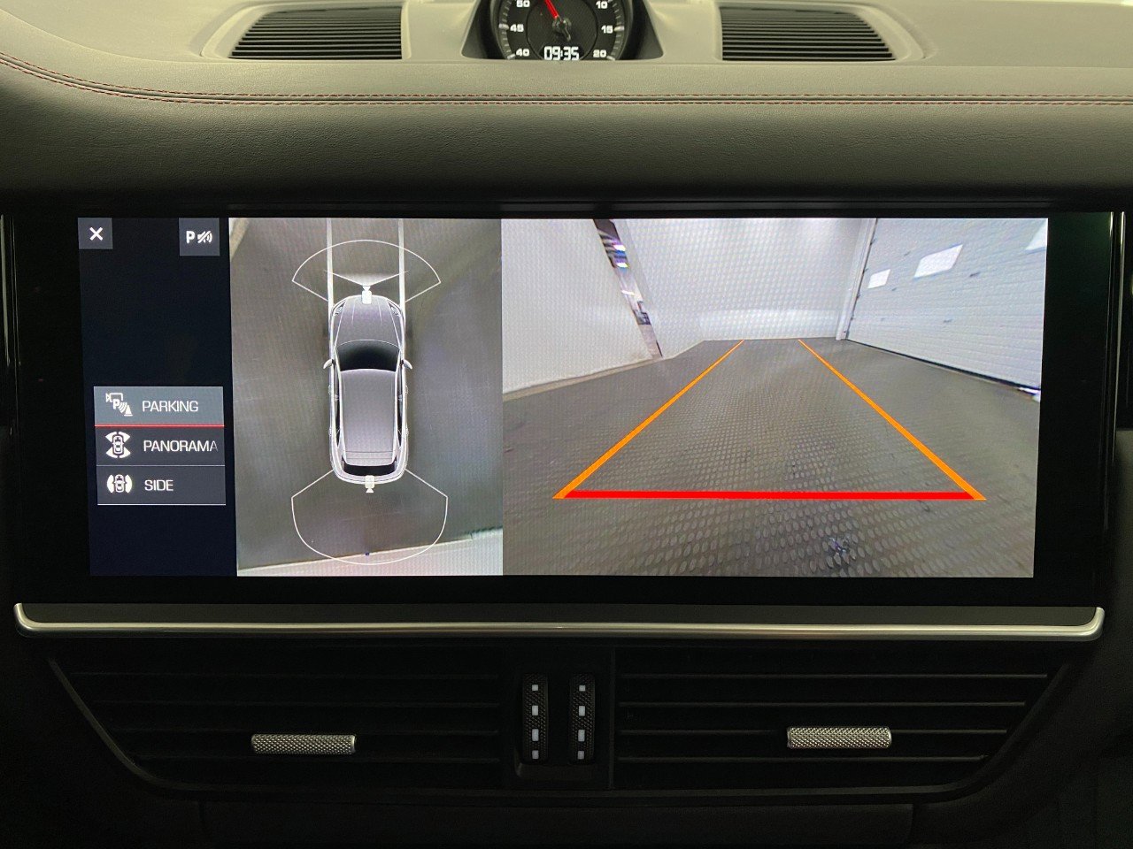 Used 2019 Porsche Cayenne Turbo image 31