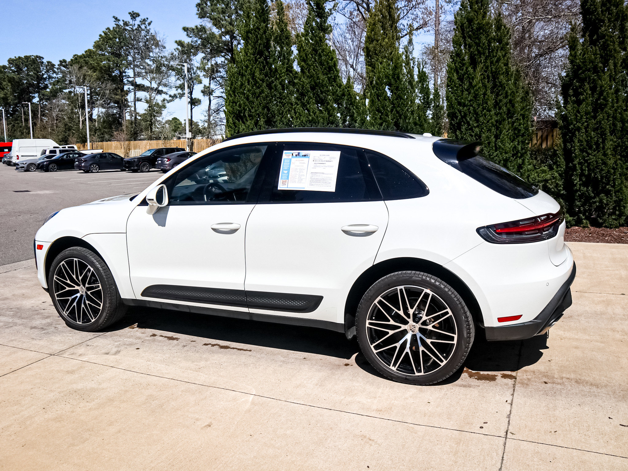 Used 2024 Porsche Macan AWD/4WD image 7