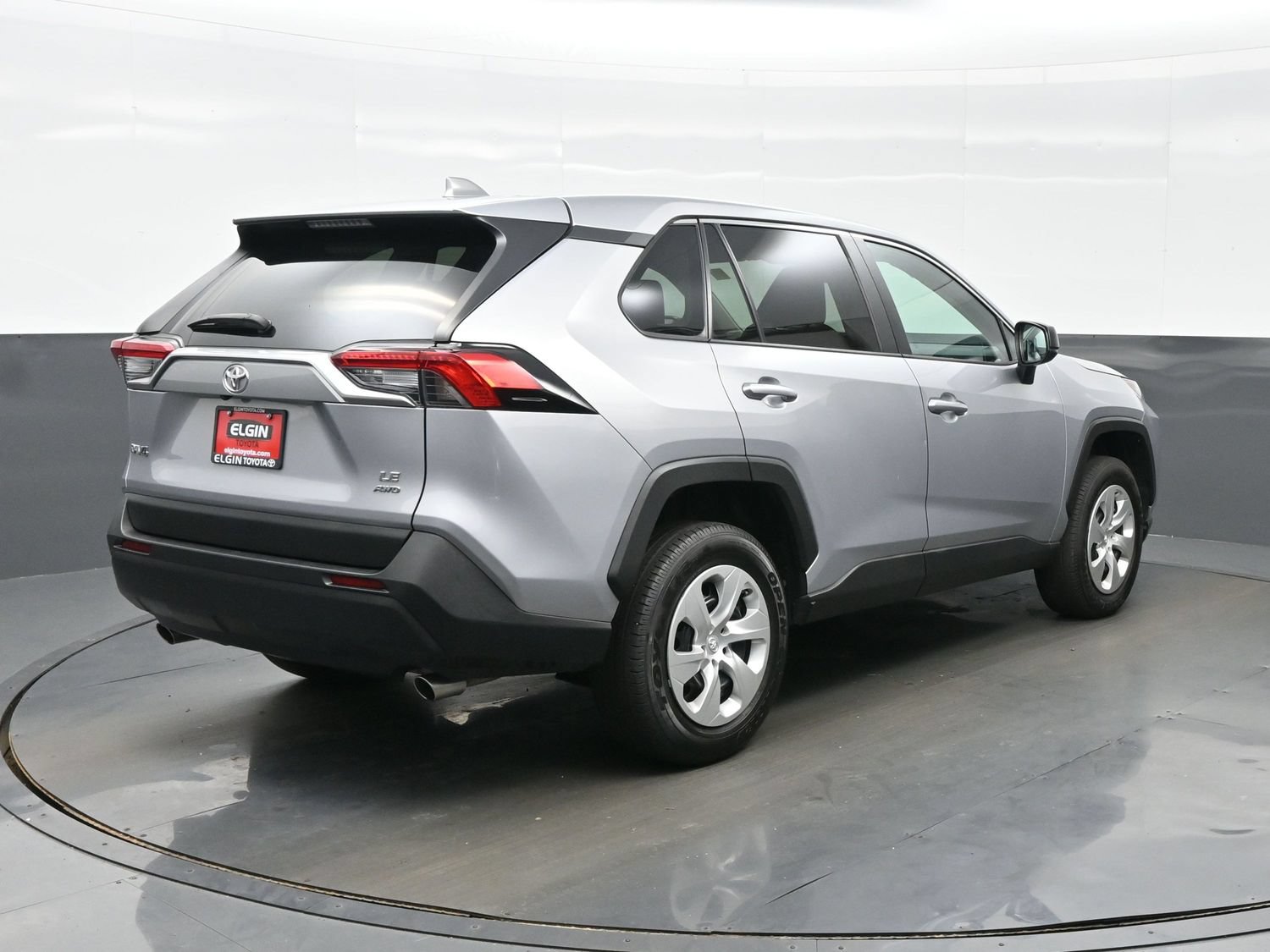Used 2023 Toyota RAV4 LE AWD/4WD image 6