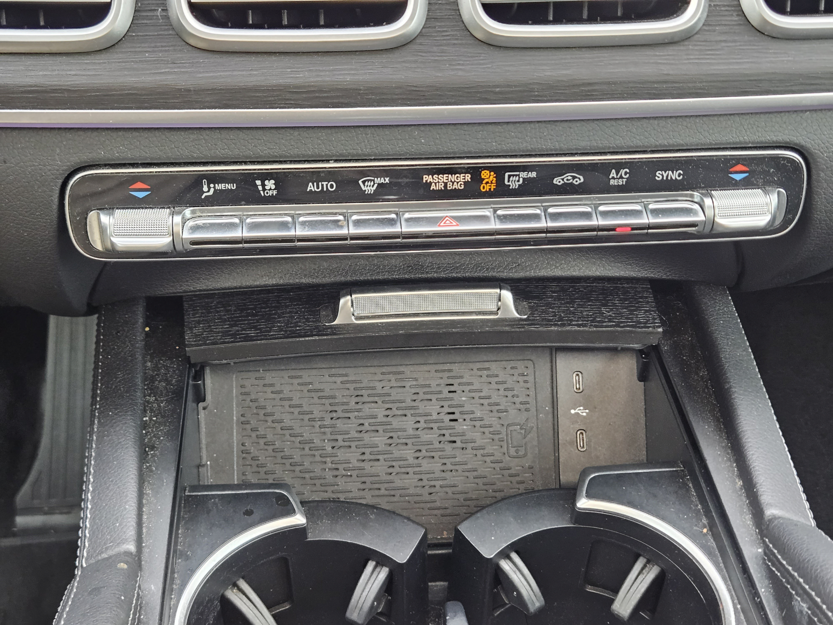 Used 2024 Mercedes-Benz GLE 450 4MATIC image 11