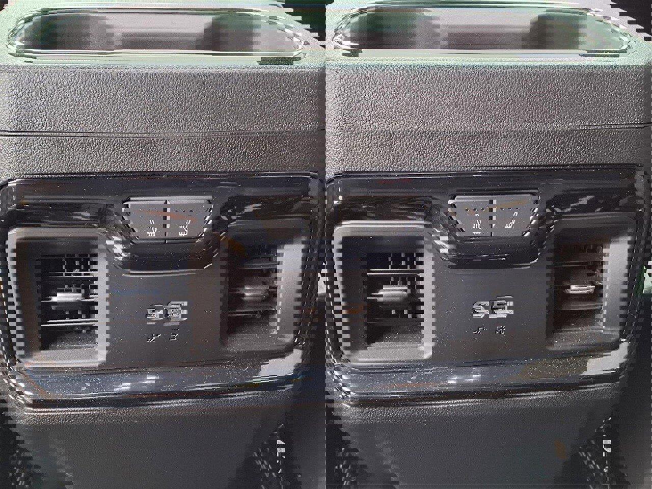 Used 2023 GMC Sierra 1500 AT4 w/ AT4 Premium Package image 11