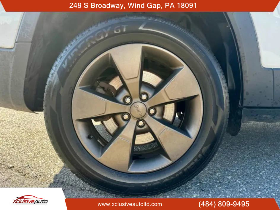 Used 2016 Jeep Cherokee 75th Anniversary image 12