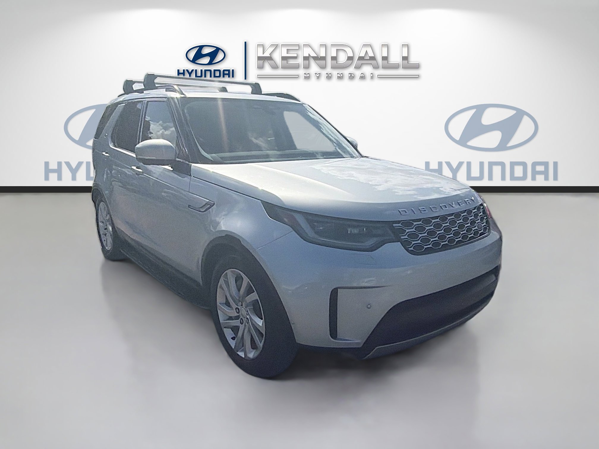 Used 2023 Land Rover Discovery S video 1