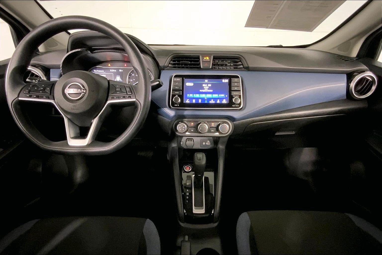 Used 2025 Nissan Versa SV FWD image 15