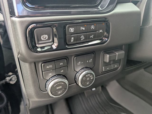 New 2026 GMC Yukon AT4 image 16