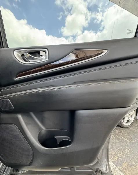 Used 2017 INFINITI QX60 FWD w/ Deluxe Technology Package image 25