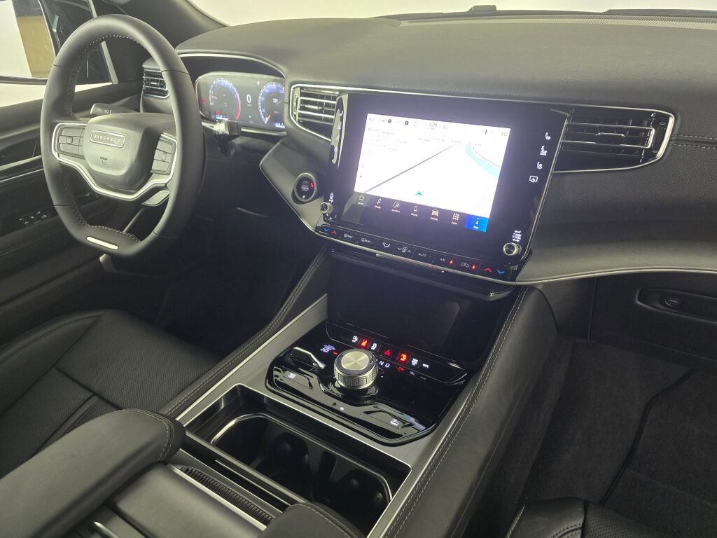 New 2025 Jeep Wagoneer L 4WD w/ HD Trailer Tow Package image 33