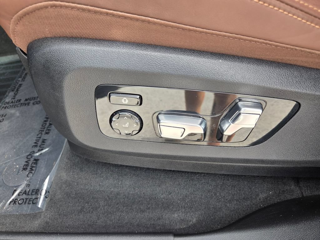 Used 2025 BMW X7 xDrive40i w/ Premium Package AWD/4WD image 5