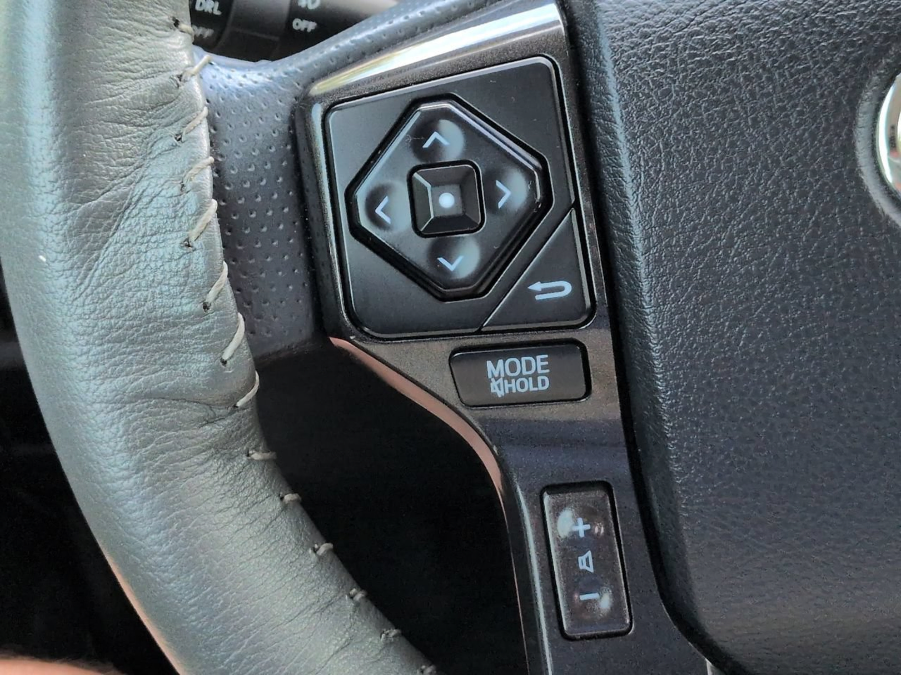 Used 2017 Toyota 4Runner TRD Off-Road Premium AWD/4WD image 30