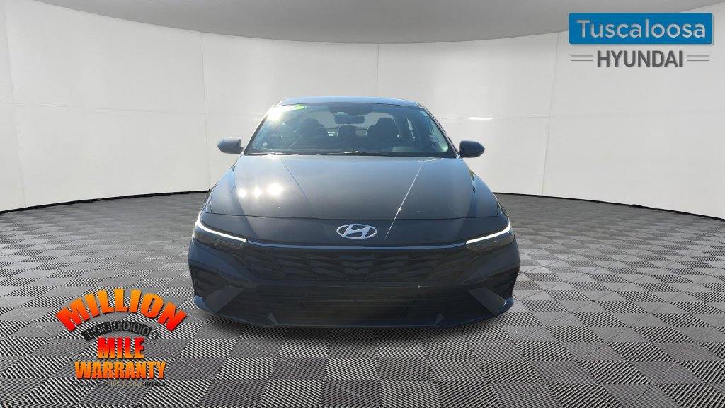 Used 2024 Hyundai Elantra SEL FWD image 2