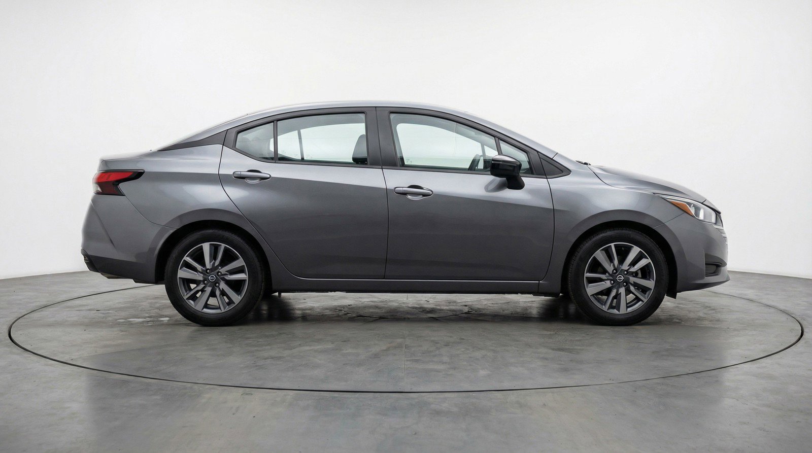 Used 2025 Nissan Versa SV image 11