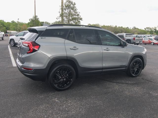 Used 2024 GMC Terrain SLT w/ Infotainment Package II AWD/4WD image 10