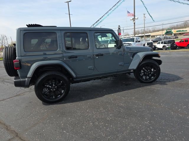 Used 2025 Jeep Wrangler Unlimited Sahara w/ Safety Group image 10