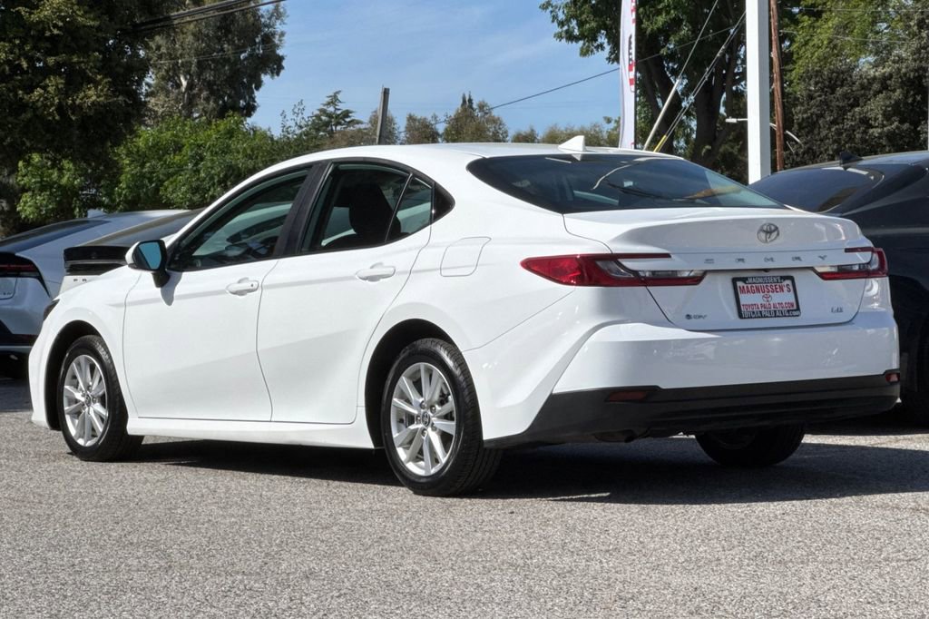 Certified 2025 Toyota Camry LE FWD image 5