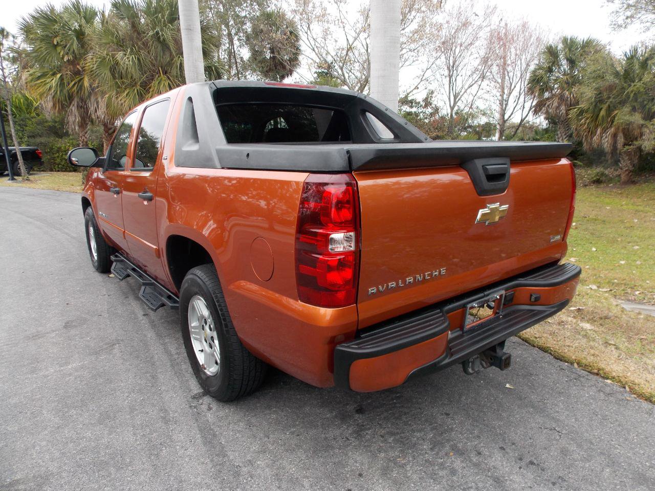 Used 2007 Chevrolet Avalanche LS image 7