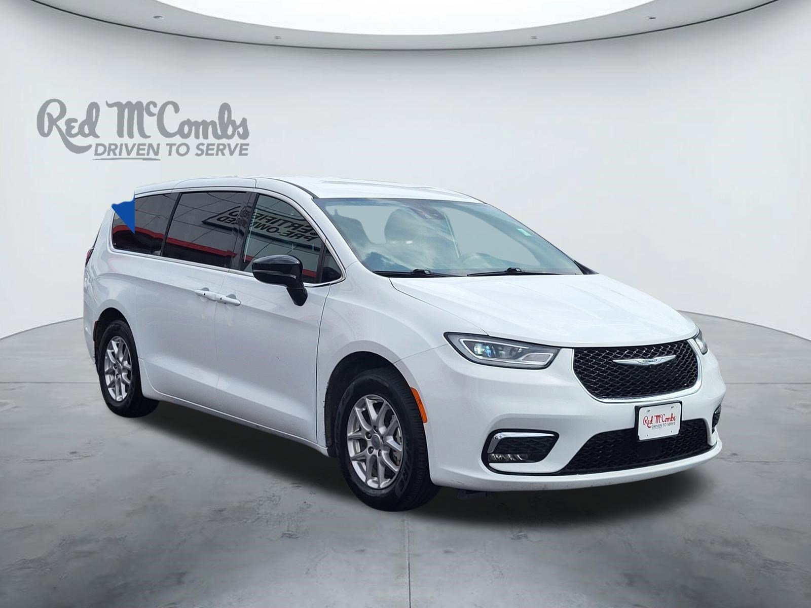 Used 2025 Chrysler Pacifica Select