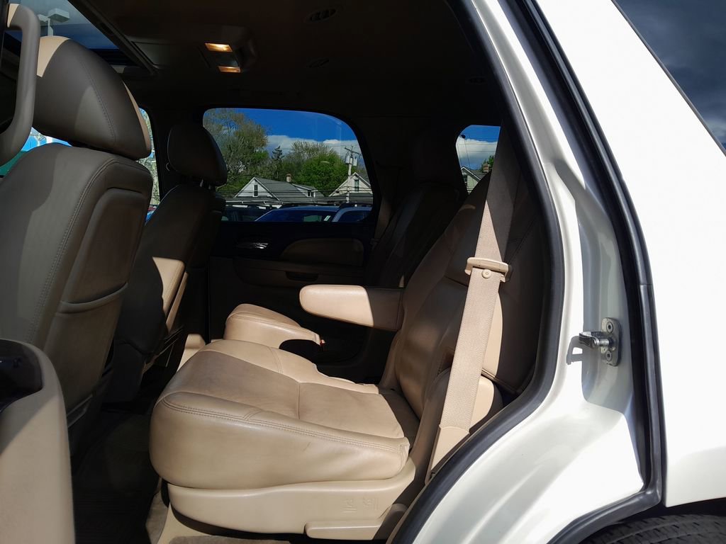 Used 2012 GMC Yukon Denali AWD/4WD image 30