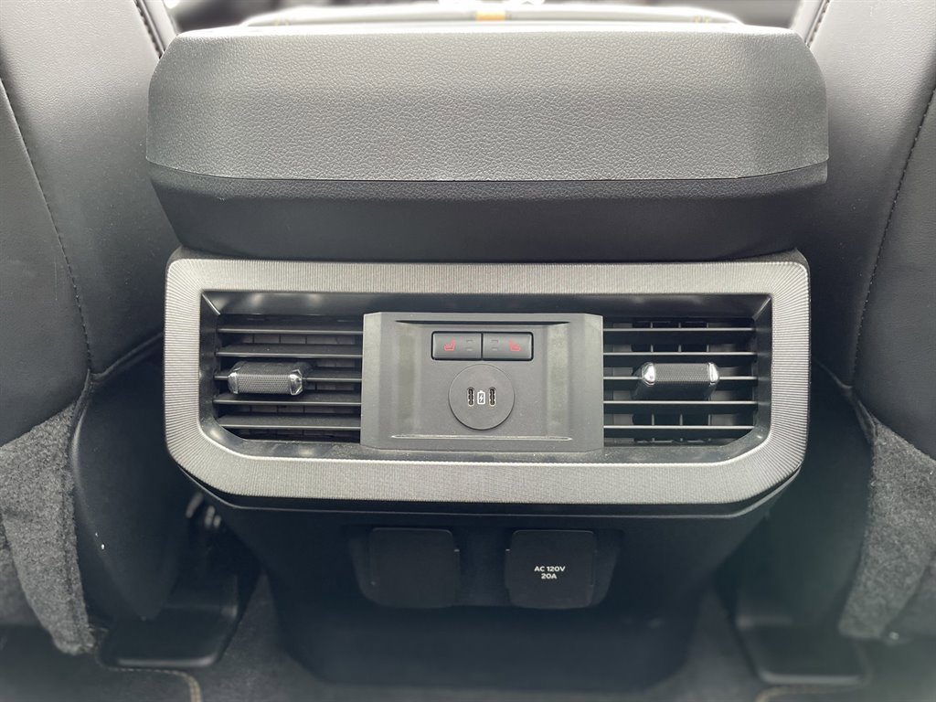 Used 2023 Ford F450 Platinum w/ FX4 Off-Road Package image 39