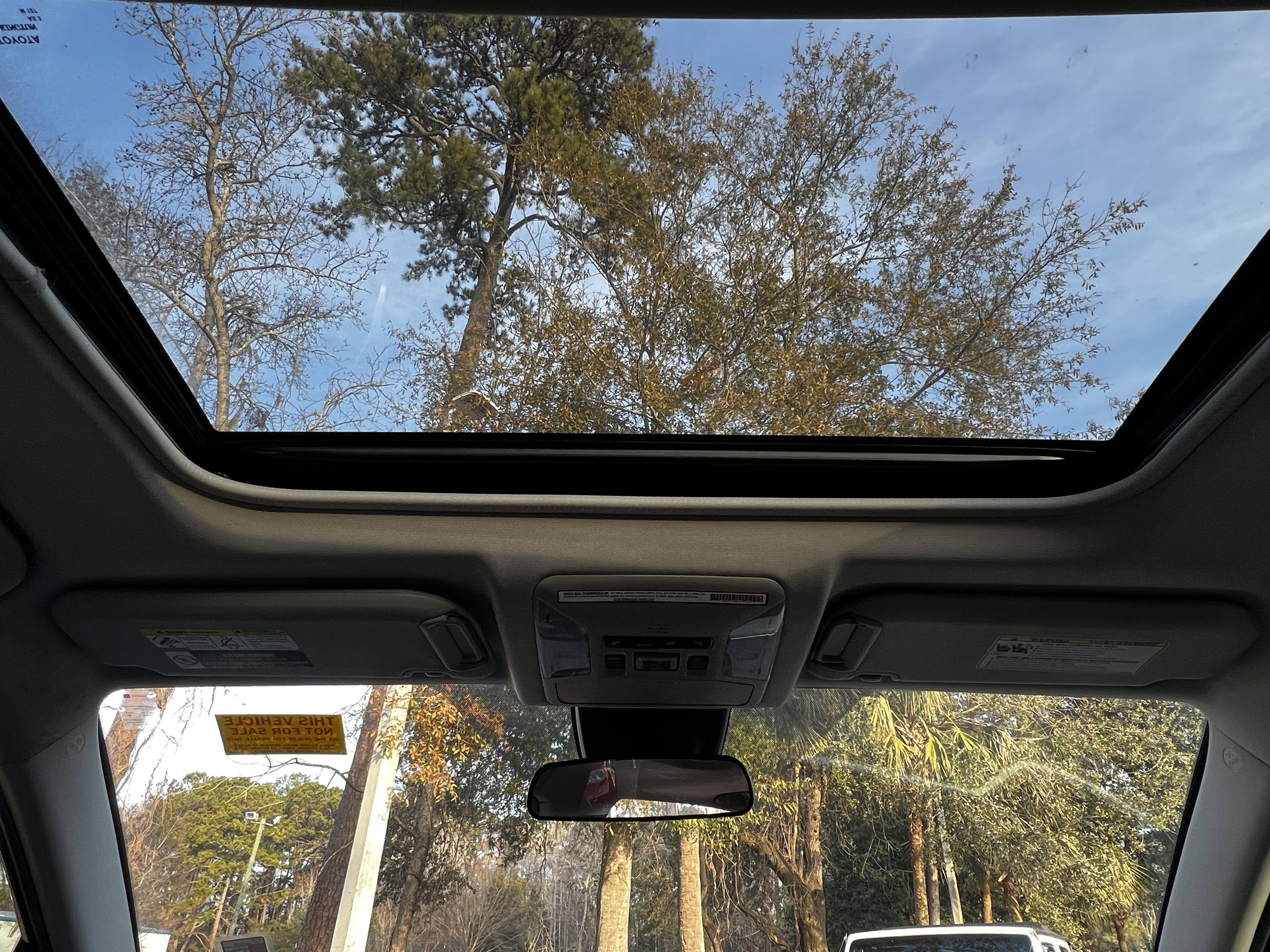 Used 2020 Toyota RAV4 XLE Premium image 38