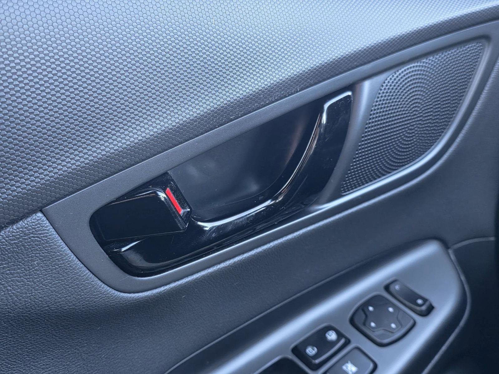 Used 2018 Hyundai Kona Limited image 10