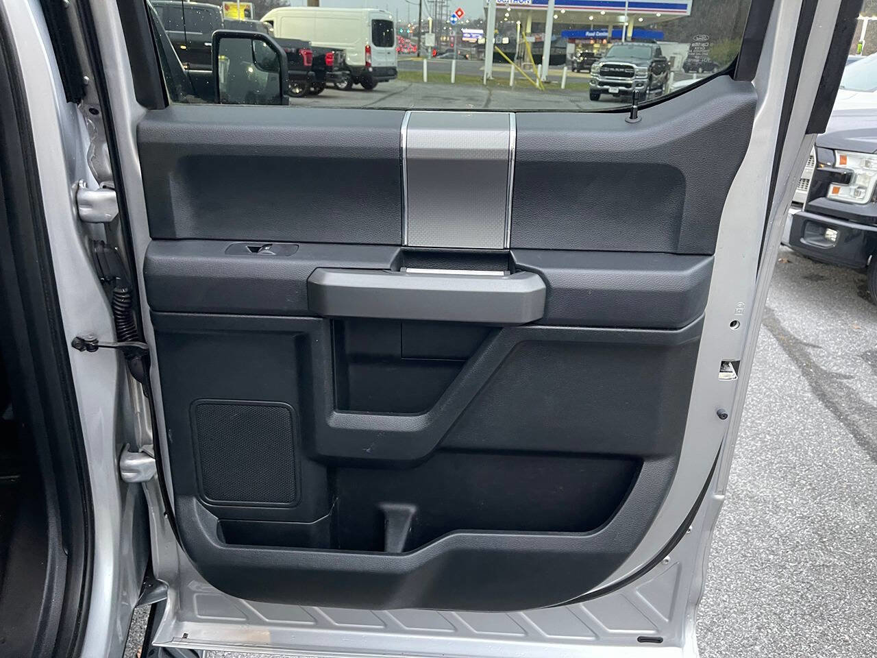 Used 2016 Ford F150 XLT w/ Equipment Group 302A Luxury image 32