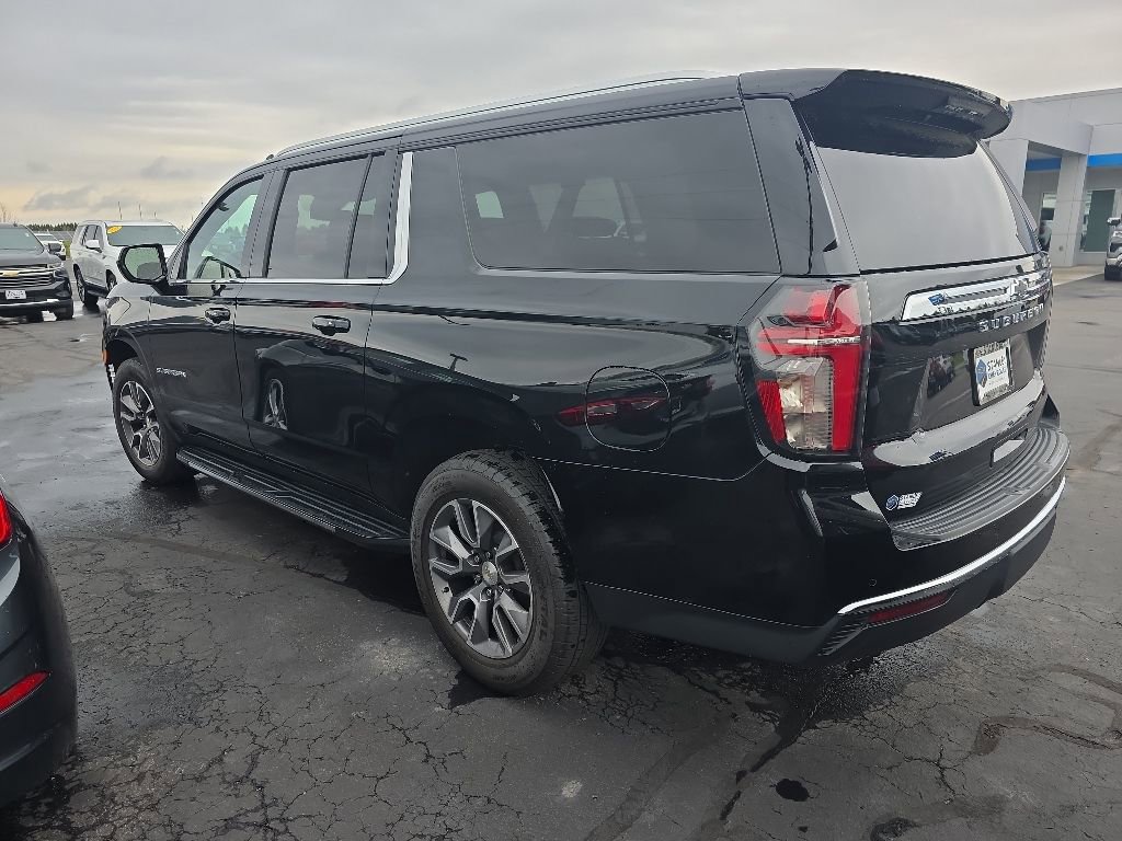 Used 2023 Chevrolet Suburban LS AWD/4WD image 4