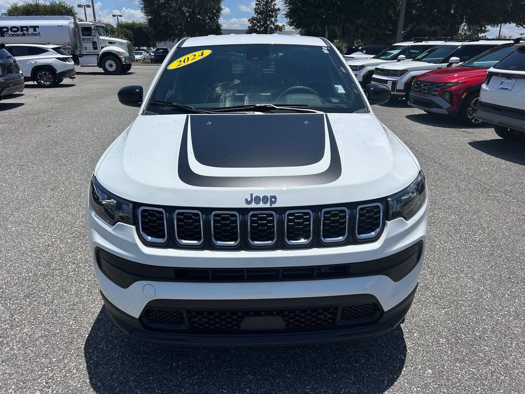 Used 2024 Jeep Compass Sport w/ Mopar Graphics Package AWD/4WD image 12
