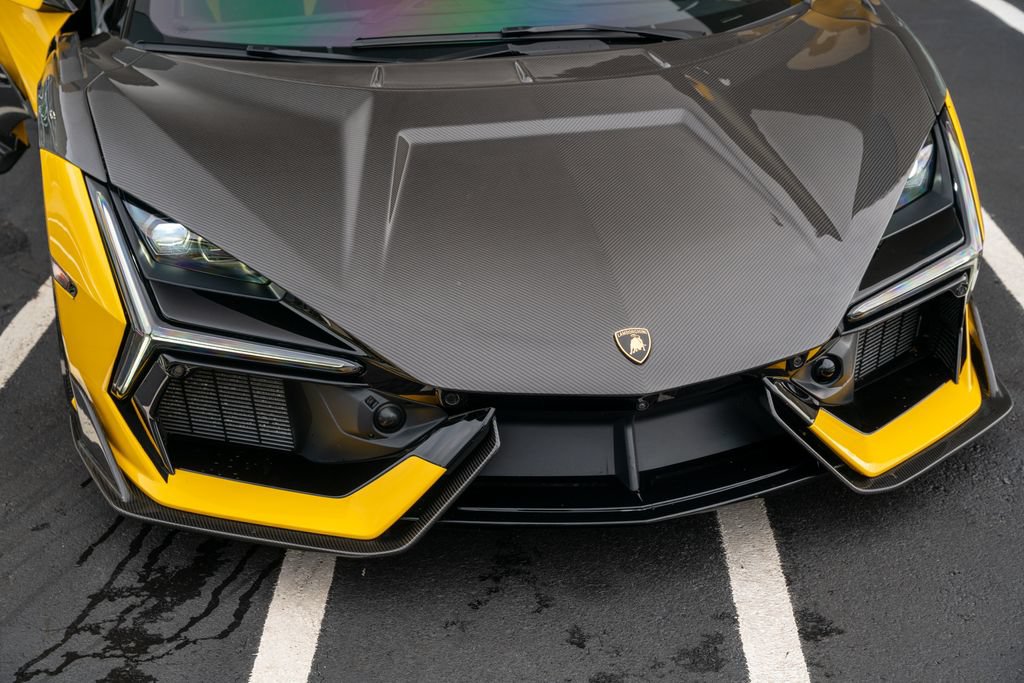 Used 2024 Lamborghini Revuelto AWD/4WD image 5