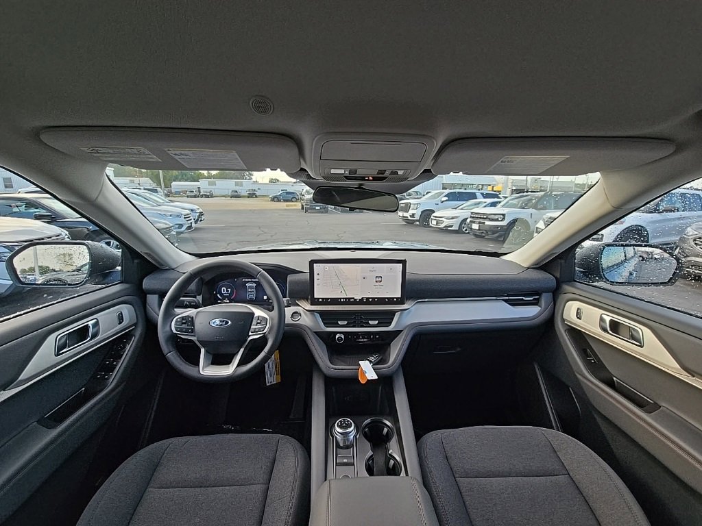New 2026 Ford Explorer Active image 2