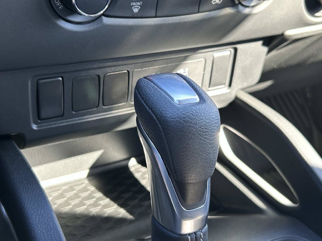 Used 2024 Nissan Frontier SV RWD image 38