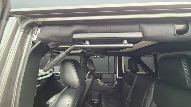 Used 2018 Jeep Wrangler Unlimited Altitude image 31