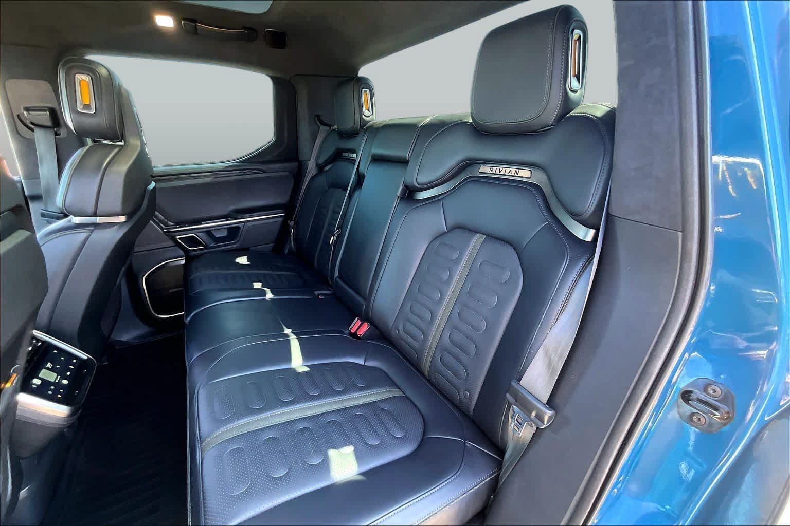 Used 2023 Rivian R1T Adventure AWD/4WD image 18