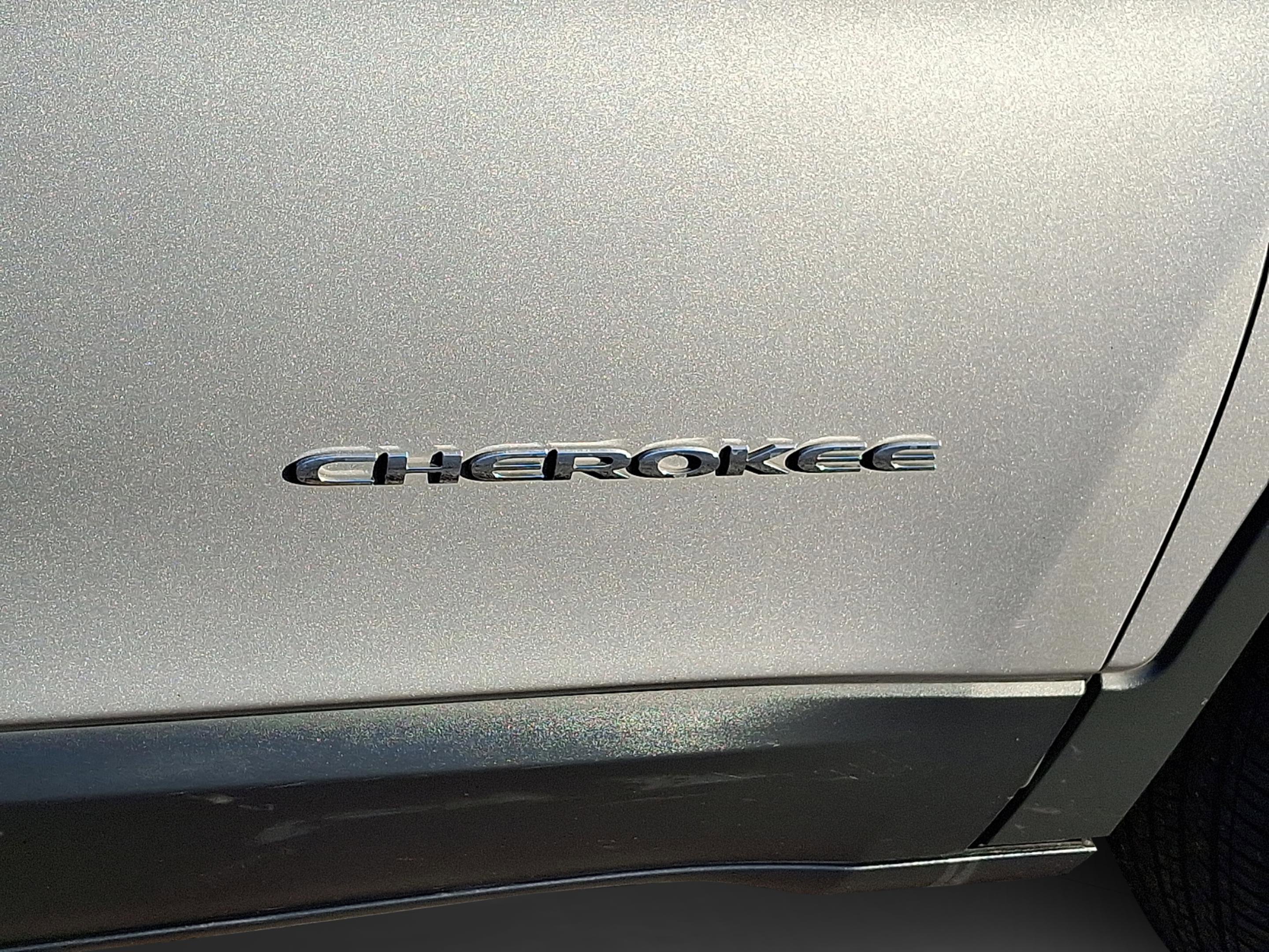 Certified 2019 Jeep Cherokee Limited image 30