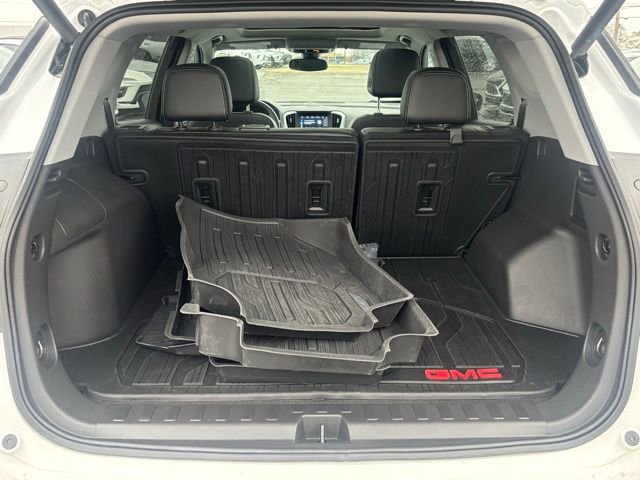 Certified 2023 GMC Terrain SLT w/ Infotainment Package II image 9